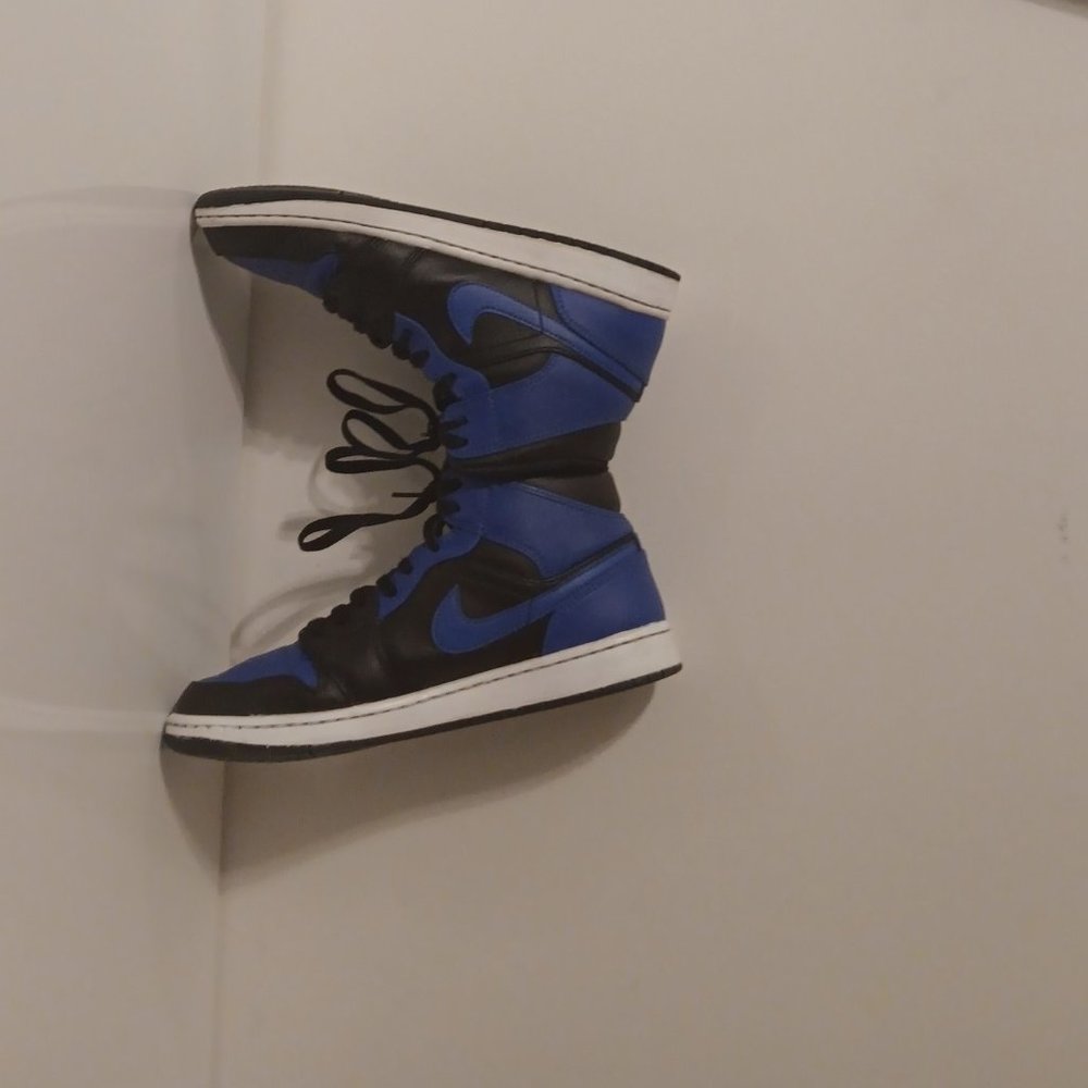 Jordan 1 Mid Hyper Royal Tumbled Leather 554724-077 Size 9 Mens